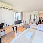 Executive 2 Bed Nana Bts 100M Bangkok Skyline