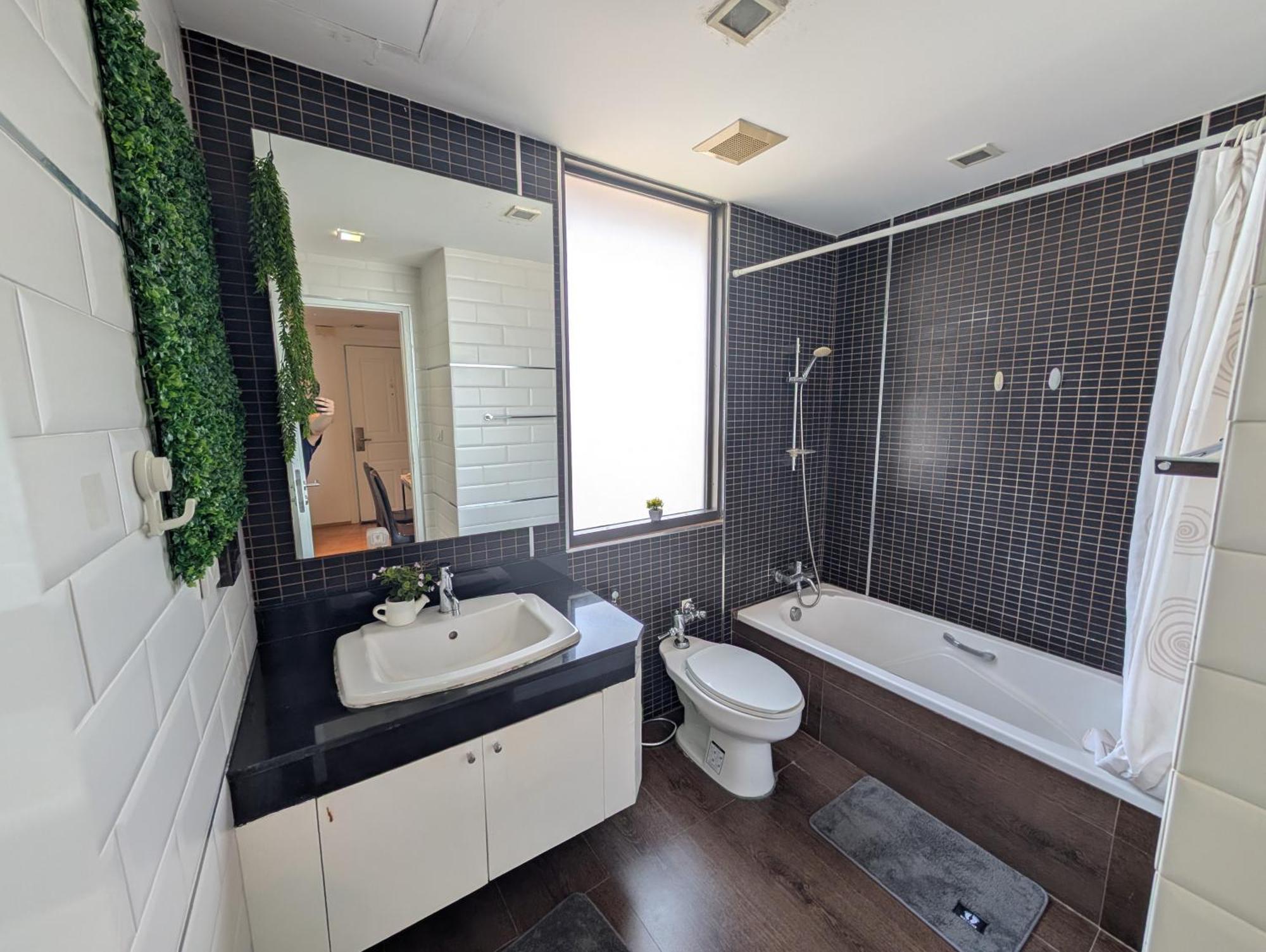 Executive 2 Bed Nana Bts 100m Skyline Apartment